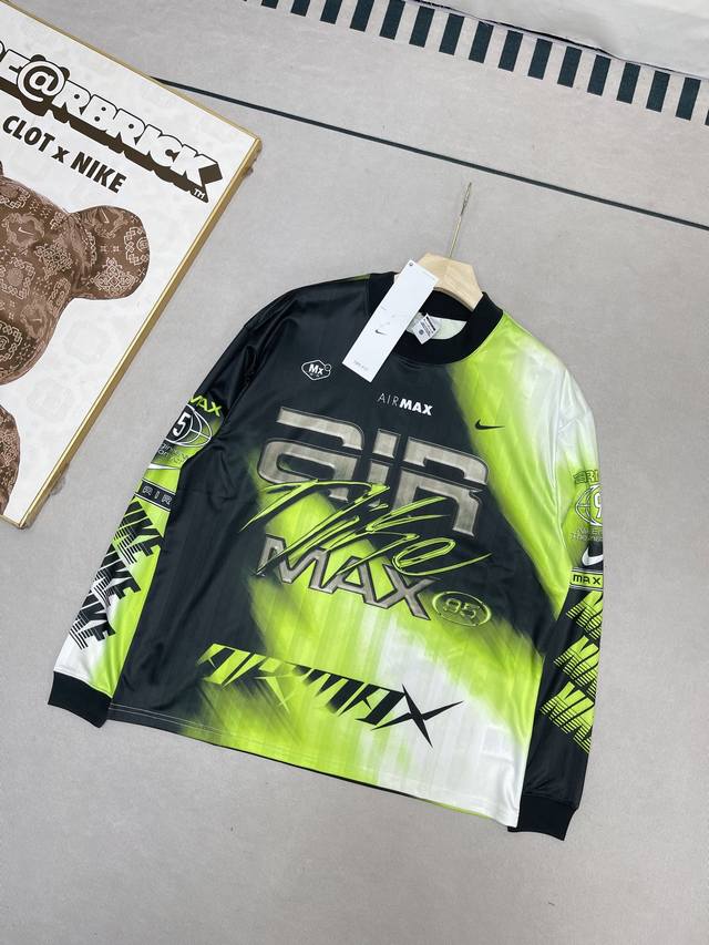 160Nike Air Max 95 Culture Of Football 速干套头立领长袖T恤 男女同款 颜色：图片色 尺码：S-Xl 衣长 胸围 肩宽 袖