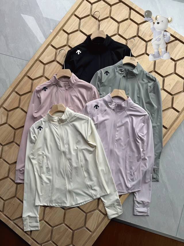 控110 女款 Descente 迪桑特女士立领修身运动外套冰丝凉感皮肤衣防晒衣！ 掌柜炒鸡推荐！特定面料！ 面料手感细腻清爽透气！触感冰凉！弹力快干！多波段阻