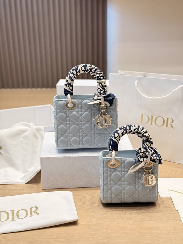Replica lambskin Dior Lady handbag. The Dior Lady bag is truly a dream bag, the Replica lambskin Dior Lady handbag. The Dior Lady bag is truly a dream bag, the