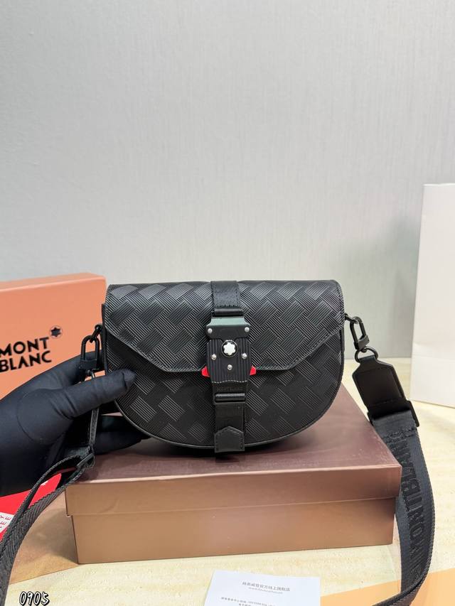 新款 “ Montblanc ”万宝龙单肩包 万宝龙牛皮斜挎包 Montblanc万宝龙 风尚3.0系列 可拆卸肩带M扣 牛皮 邮差包单肩斜挎包 男款 蓝色 超
