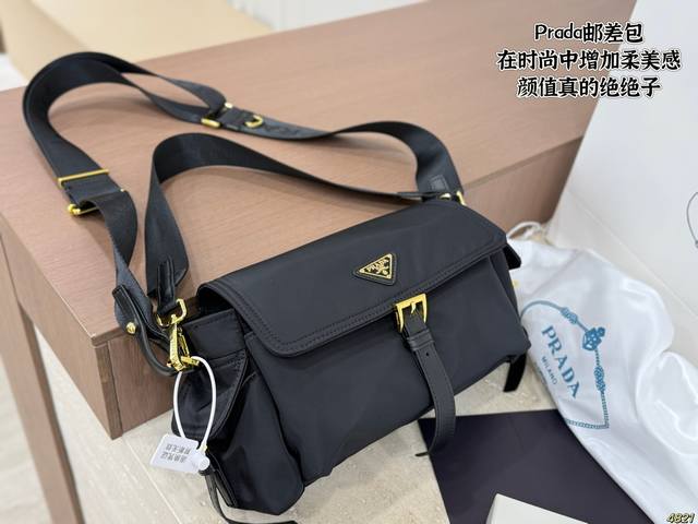 p with box Prada messenger bag Adds a touch of femininity to its fashion The des