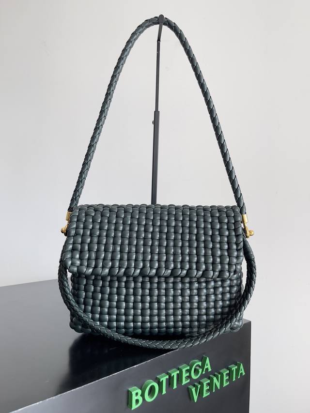 p Reimagining the classic, the Swing is back! Bottega Veneta's Women's Swing Han