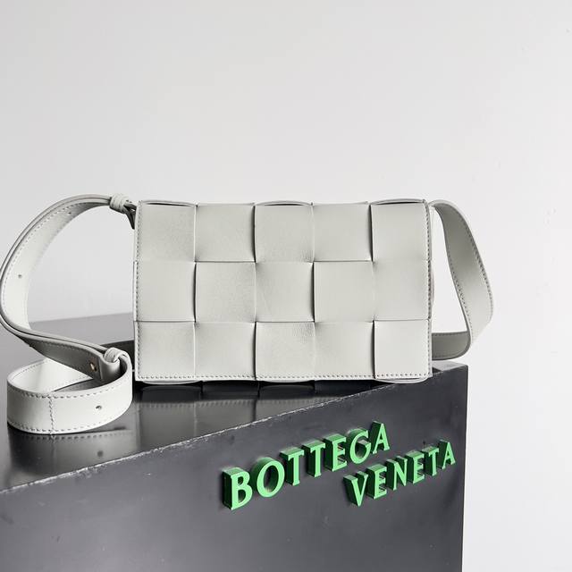 p Bottega Veneta Cassette Agate Grey . The wide, woven lambskin leather glides s