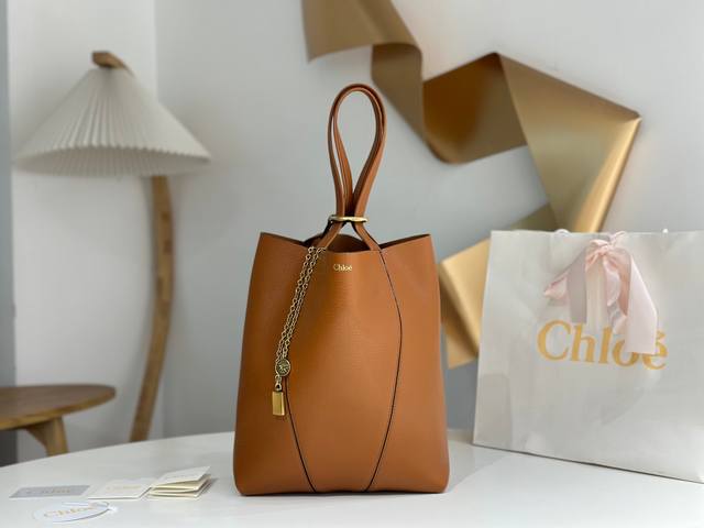 中号1370 Chloe克洛伊 Spin Bag 明星为啥都偏爱它？ Chloe新款Spin Bag 刘涛朱珠等明星同款 终于明白为什么那么多明星都偏爱它了 极