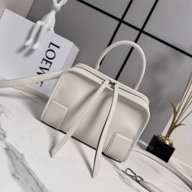 1660 Loewe Small Amazona 180 Handbag in Soft Calfskin Leather. A reinterpretatio