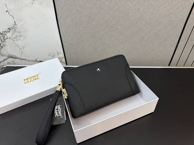 Montblanc 万宝龙 头层牛皮压花双拉链密码锁手拿包 手包 经典百搭 实物拍摄 商务休闲大容量 配送防尘袋 礼盒 26 X 16 Cm。