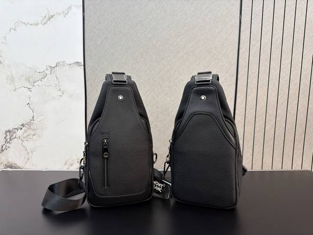 Montblanc 万宝龙 牛皮胸包 男士单肩斜挎胸包 经典百搭 实物拍摄 配送防尘袋 28 X 16Cm。
