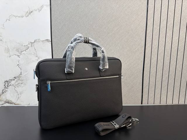 Montblanc 万宝龙 牛皮男包公文包 男士商务休闲手提包 电脑包 经典百搭 实物拍摄 配送防尘袋 28 X 38 Cm。