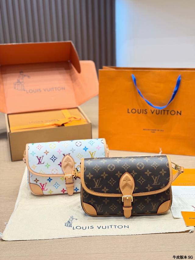牛皮版本 Lv Louis Vuitton ｜Diane法棍包 Lv法棍Diane绝绝子 上身复古又舒服 设计灵感来自于中古包Sologne 两条肩带 手拿腋下