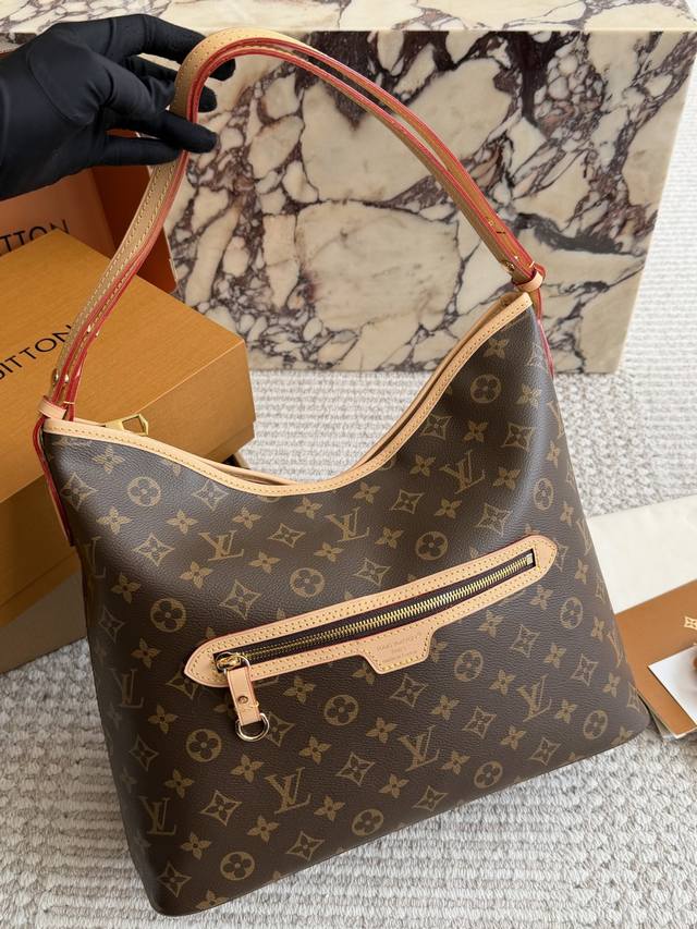 330 Comes with box. Size: 35*25cm. L'Or