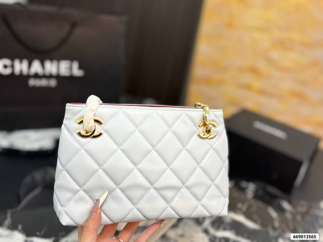 Double Box Chanel 2026 New Style Classic Quilted Lambskin Leather with a Delicat