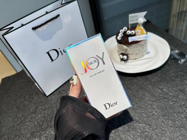 110原单品质 Dior 迪奥 Joy 悦之欢100Ml 属性：女香 香调：木质花香调 前调：香柠檬 橘子 中调：玫瑰 茉莉 醋栗叶 桃子 后调：檀香木 雪松