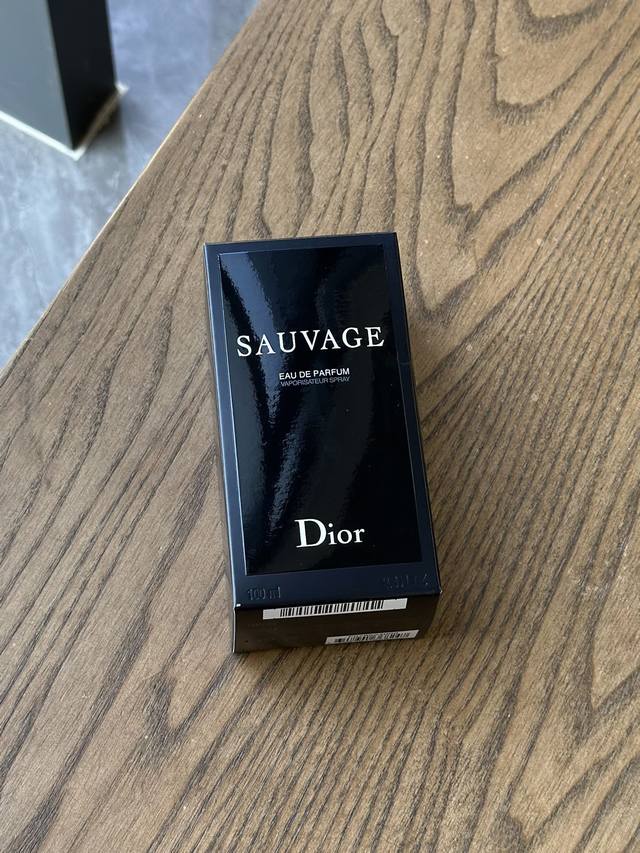 110原单品质 人送绰号：渣男香100Ml Dior迪奥旷野男士淡香水！据说是最好闻的男香之一！帅你一脸的德普男神自用款香水 迪奥Sauvage 清新之水旷野男
