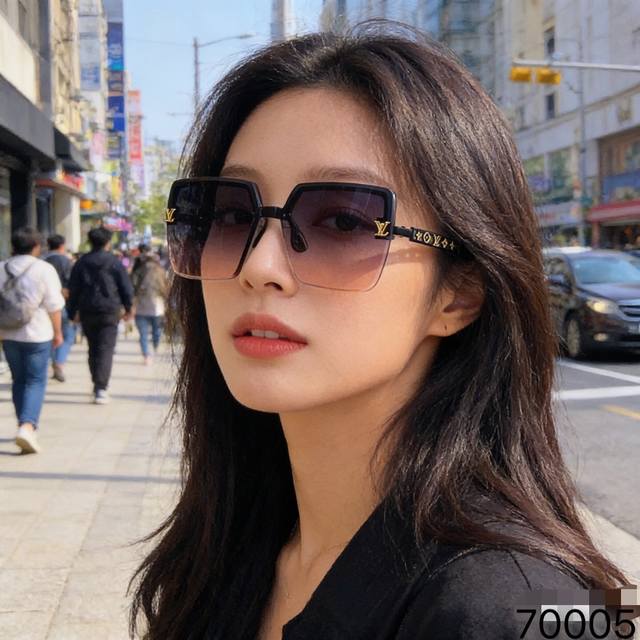 180 Louis Vuitto* Luxury Sunglasses Classic Square Frame Women's Sunglasses UV P