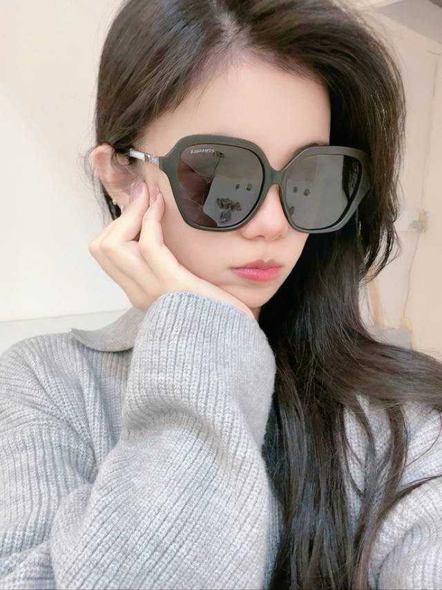 170 New Chanel sunglasses, interpreting the latest Spring/Summer eyewear with un