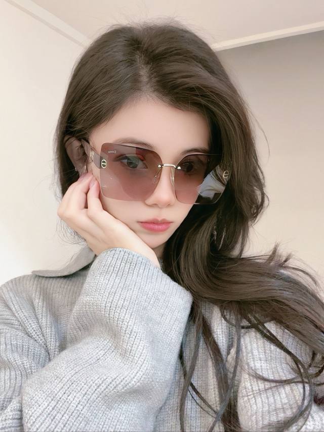 170 Dior-迪奥 开春新款 潮流爆款 时尚方框太阳镜 高品质 佩戴舒适 网红潮款墨镜 型号：D3550