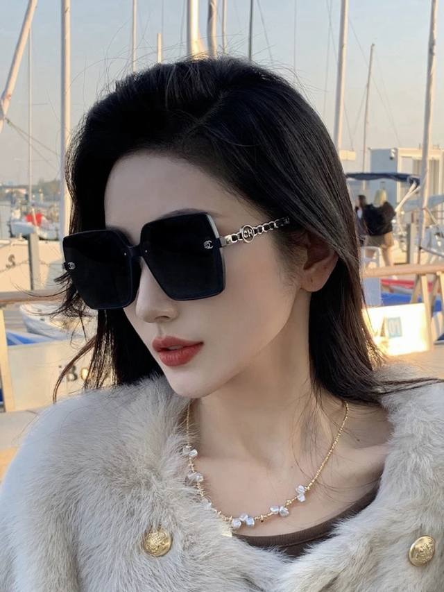 170 Chanel's new spring sunglasses are all the rage among online influencers, ex