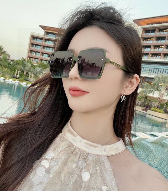 170 Dior-迪奥 开春新款 潮流爆款 时尚方框偏光太阳镜 高品质 佩戴舒适 网红潮款墨镜 女士高清偏光太阳镜 高品质Tr镜框 型号：Cd3711