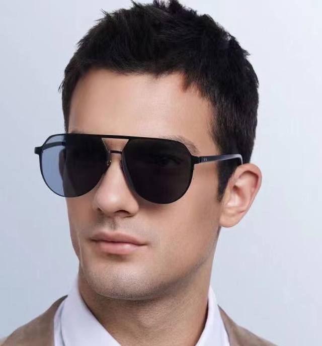 220 Lv Men's Colorful Aviator Polarized Sunglasses Material: High-definition nyl