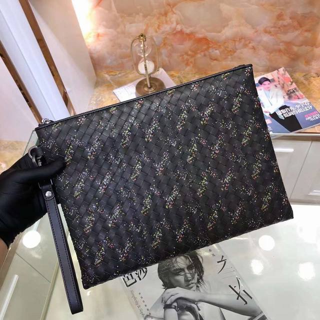 Bv官网最新Bottega 简称Bv宝提嘉:狠货来袭 进口打蜡牛皮,原版五金,独特的设计风格完美至极!让时尚变得无止境 那质感和 那手工无可挑剔,独一无二的它, Bv官网最新Bottega 简称Bv宝提嘉:狠货来袭 进口打蜡牛皮,原版五金,独特的设计风格完美至极!让时尚变得无止境 那质感和 那手工无可挑剔,独一无二的它,