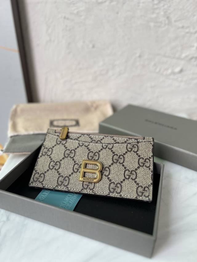 原单跑量 Balenciag巴黎世家辽宁款 Credit 品牌徽标拉链开合 小牛皮 卡包 大号 黑色 内含拉链零钱袋 平口袋 五个卡槽 防尘袋必备；原盒 尺寸: