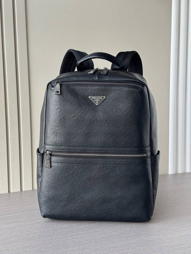 Top-tier, high-end, must-have 2026 Prada multi-functional backpack, the latest h