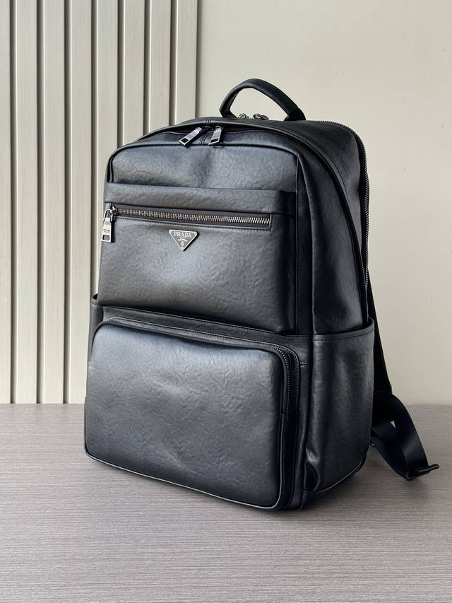 Top-tier, high-end, must-have 2026 Prada multi-functional backpack, the latest h