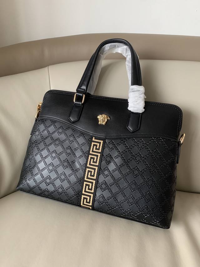 380新款范思哲1178#男士上品，公文包手提斜挎包热销爆款，请认准皮质和细节，高端大气上档次原版质量原版小牛皮 和高档进口五金，皮质，柔软，手感超好 高档、大
