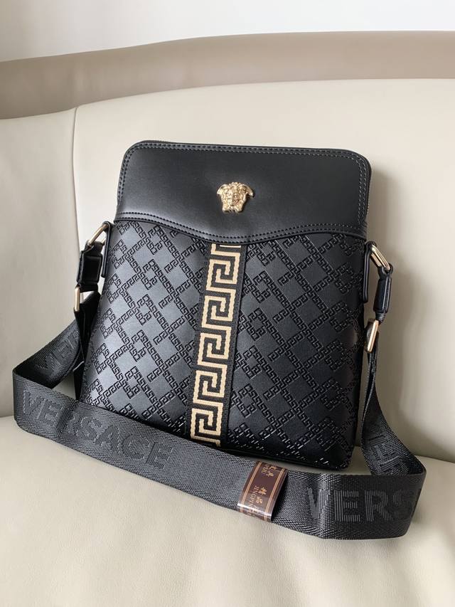330新款范思哲1178#男士上品，公文包手提斜挎包热销爆款，请认准皮质和细节，高端大气上档次原版质量原版小牛皮 和高档进口五金，皮质，柔软，手感超好 高档、大