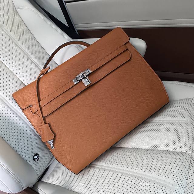 HermèS 爱马仕 Carabanolizontal 时尚潮流指纹锁休闲包顶级高端原版货 进口头层小牛皮实力打造 时尚个性纯手工 皮质手感绝对Ok 搭配专用内