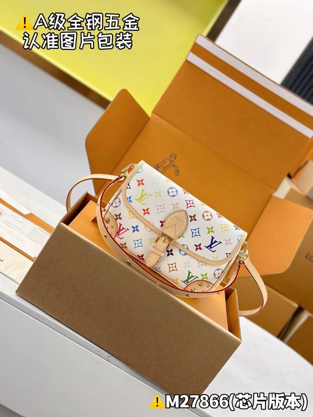 特级Mb原厂皮 Lv X Tm Diane 小号手袋 型号：M27866 材料：A+级全钢五金，进口原厂面料 包装：全套原厂免税Mb包装 尺寸：24 X 15