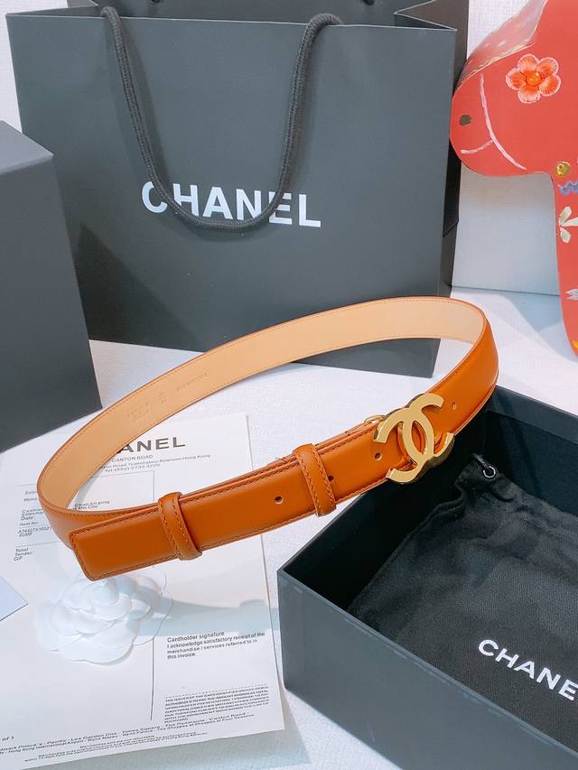 Chanel Women's Belt A new Chanel women's leather belt, a versatile and stylish a Chanel Women's Belt A new Chanel women's leather belt, a versatile and stylish a