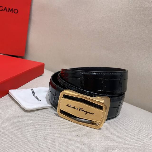 Ferragamo菲拉格慕 皮带腰带 将摩登设计与精湛的手工技艺完美结合；打造出风格华贵典雅，实用性和款式并重；手感柔软舒中，3.5Cm宽 搭配最新原版真空电镀