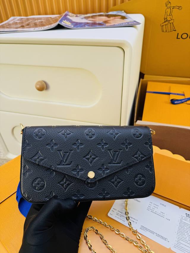 M82477 特級免稅 ［法国材料 全鋼五金 163芯片 全套包裝］本款pochette FéLicie链条包取材Monogram Empreinte皮革，以含