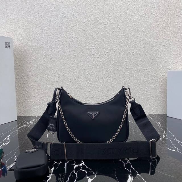 Top-quality original Prada Nylon Hobo handbag/underarm bag. The Hobo bag, which