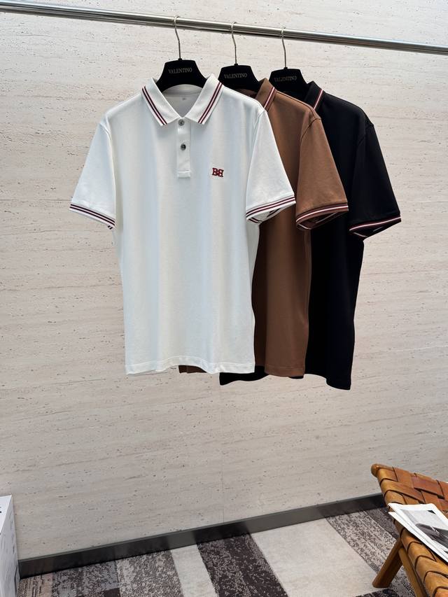 Bally26Ss春夏男士短袖polo 胸前标志性Logo徽标 整体非常的轻商务休闲！！客供珠地棉面料，上身轻盈舒适顺滑 到手绝对让你觉得物有所值的一件单品！！