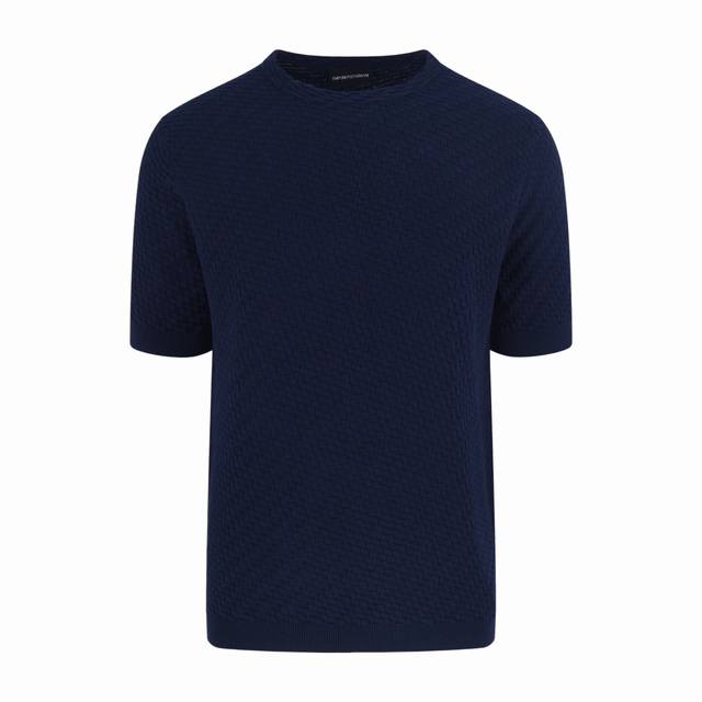 Armani 绞花编织短袖针织衫 蓝色 面料采用全棉毛料，这款Yb就是纯棉，采用了绞花编织工艺，适合夏天穿着，成衣做了水洗工艺，更加柔软好穿，整体走线平直细腻，