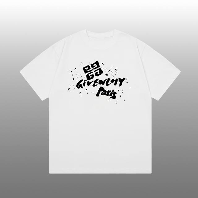 100 Givenchy 纪梵希 印花Logo百搭潮流短袖T恤 吊牌 领标 水洗唛 三标齐全 高端26S双纱面料男女同款 尺码：S-Xxl 颜色：黑色，白色