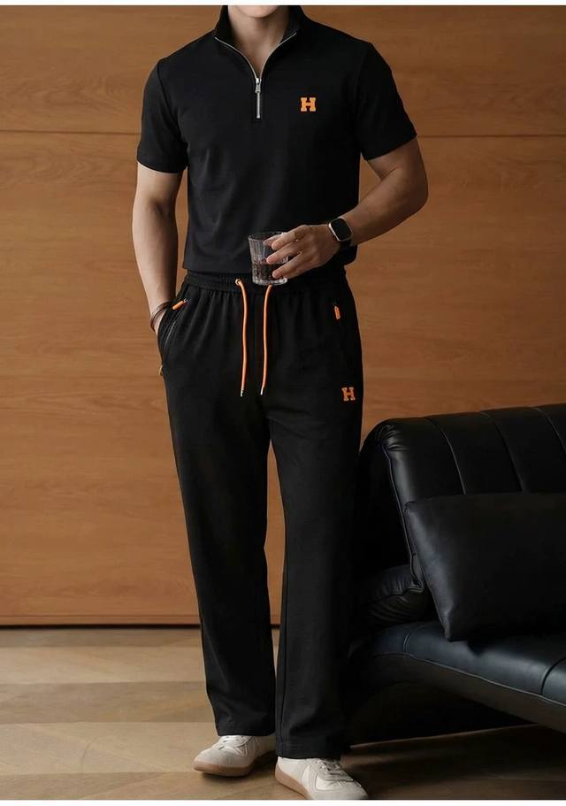 Hermes 爱马仕 2026Ss春夏新品 休闲时尚精品套装，明星最爱时尚简约大方，干净利落剪裁 ，都市风十足 采用精品定制面料，手感软糯干爽，上身效果挺括有型