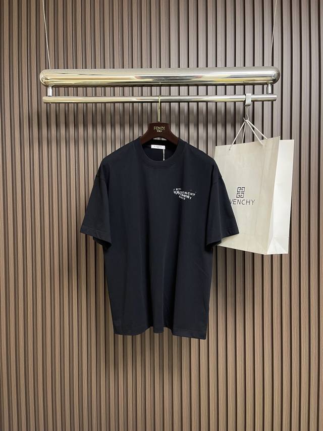 Givenchy 纪梵希 2026Ss Stamp字母印花短袖T恤 面料采用高定超重磅全棉双纱紧密新疆棉 克重400克 搭配2*2索罗娜罗纹 420G布面干净