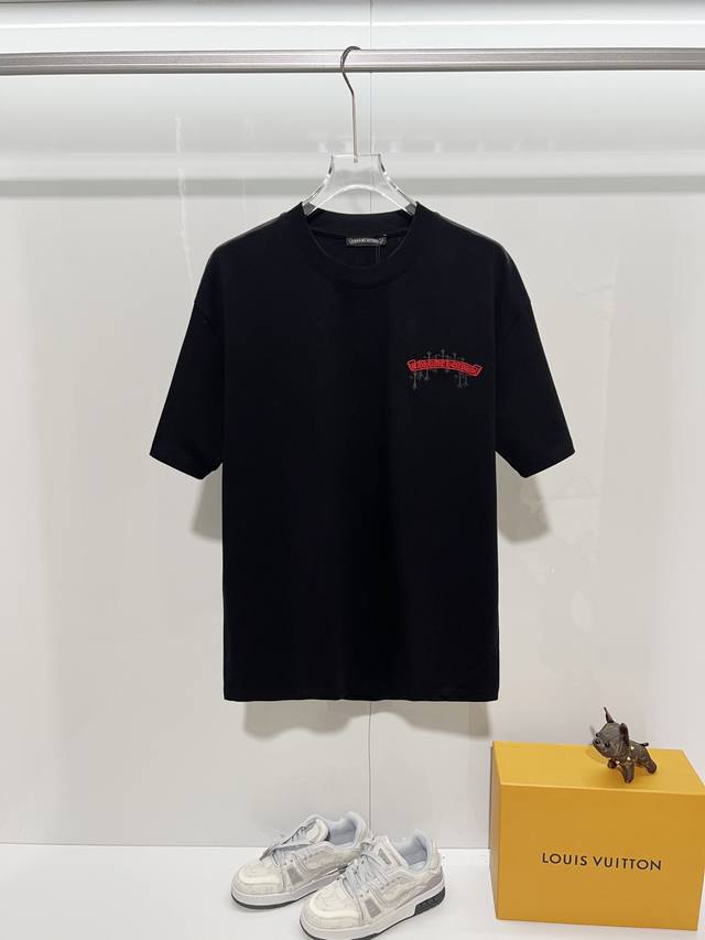 Chrome Hearts 克罗心 2026新款 拼皮+高密度刺绣马蹄花字母Logo 男女同款 短袖T恤 定制320克重100％双纱纯棉面料 定染32支双股螺纹