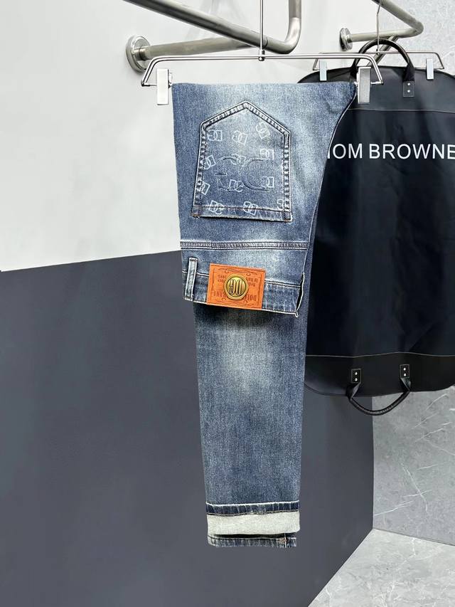 D&G 官网高端新品原单少数帅爆牛仔裤,百分百原单 百搭神器!今年最新流行的风格设计款式,剪裁设计挺拔有型!低调不失奢华 超有Feel上身精致跃然,简单就是美。 D&G 官网高端新品原单少数帅爆牛仔裤,百分百原单 百搭神器!今年最新流行的风格设计款式,剪裁设计挺拔有型!低调不失奢华 超有Feel上身精致跃然,简单就是美。