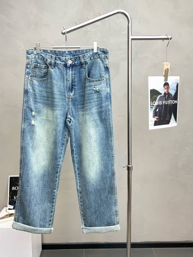prada普拉达砸锅卖铁都要上的新款新款休闲牛仔阔腿裤高端版本 专柜定制面料 透气舒适度高,细节无可挑剔,品牌元素设计理念,体现高品质。手感细腻柔软!呈现休闲裁 prada普拉达砸锅卖铁都要上的新款新款休闲牛仔阔腿裤高端版本 专柜定制面料 透气舒适度高,细节无可挑剔,品牌元素设计理念,体现高品质。手感细腻柔软!呈现休闲裁
