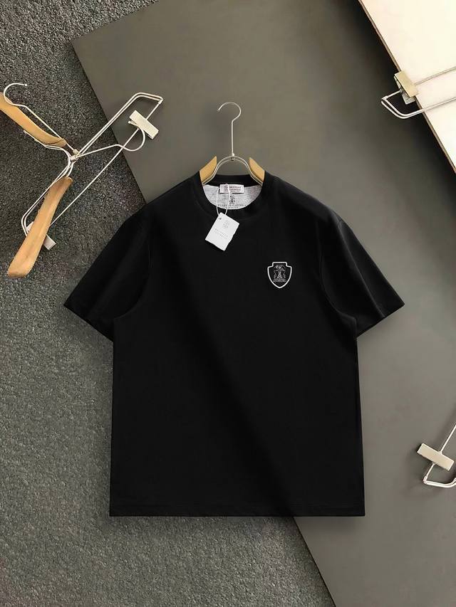 Bc*合身版型 26春夏新款上线！胸前经典刺绣Logo，上身舒适透气，整体又有很好的挺括感，日常基础穿着。不管单穿还是内搭，简简单单就很出彩！ 码数：M-3Xl