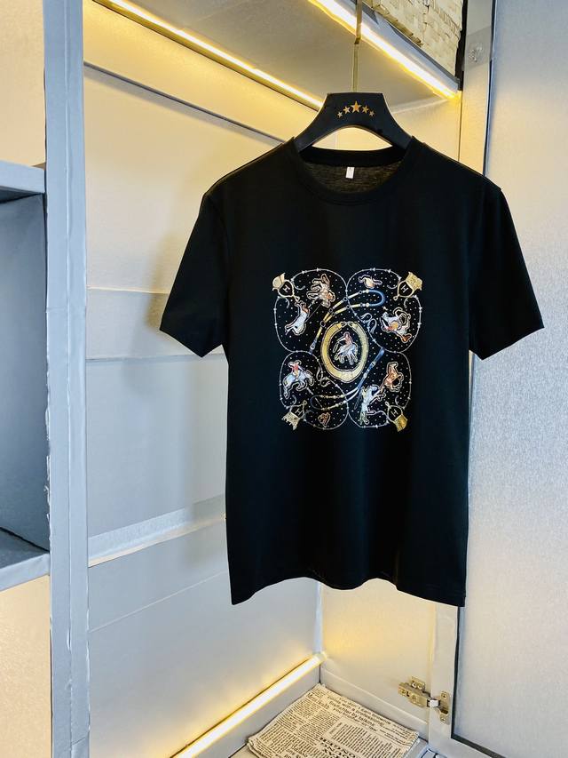 穿240斤 胖子福音 情侣款 码数：M-6Xl 爱马仕Hermes 原单品质 2026最新款 男装短袖T恤 衣服 精选专柜订制顶级丝光棉进口面料 所有细节做工完