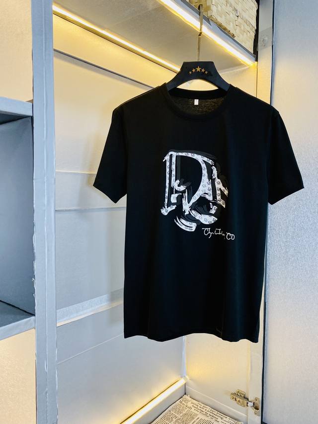 穿240斤 胖子福音 情侣款 码数：M-6Xl 迪奥Dior 原单品质 2026最新款 男装短袖T恤 衣服 精选专柜订制顶级丝光棉进口面料 所有细节做工完美1比