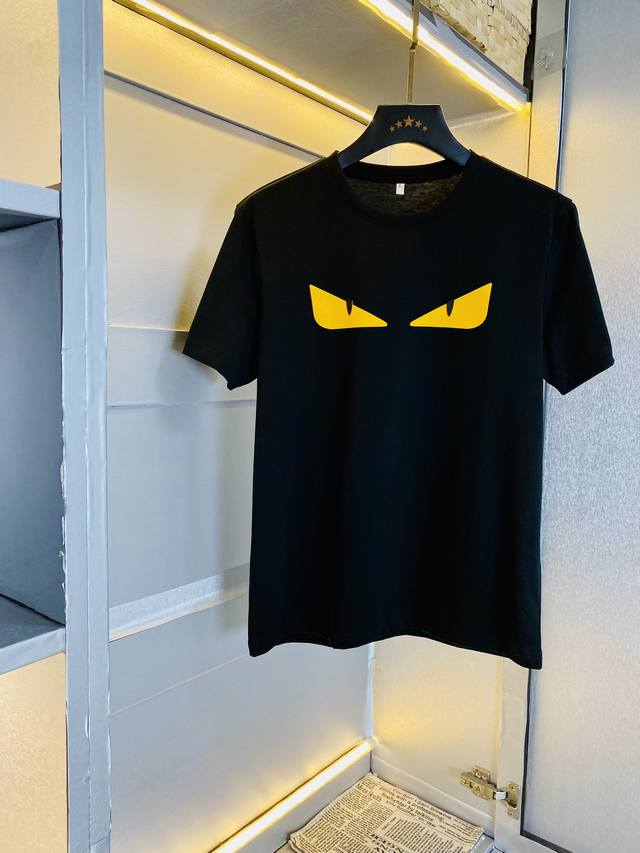 穿240斤 胖子福音 情侣款 码数:M-6Xl 芬迪Fendi 原单品质 2026最新款 男装短袖T恤 衣服 精选专柜订制顶级丝光棉进口面料 所有细节做工完美1 穿240斤 胖子福音 情侣款 码数:M-6Xl 芬迪Fendi 原单品质 2026最新款 男装短袖T恤 衣服 精选专柜订制顶级丝光棉进口面料 所有细节做工完美1