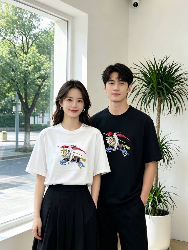 Burberry巴宝莉独家专供新款男士休闲短袖 高端定制 高端版本 时尚百搭爆款进口面料 手感超柔软细腻 穿着亲肤舒适 高端精品 代工厂pp精细做工 上身非常赞