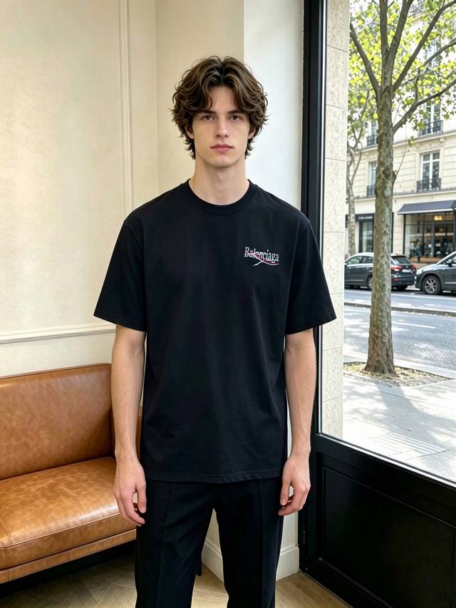 Balenciaga巴黎世家独家专供新款男士休闲短袖 高端定制 高端版本 时尚百搭爆款进口面料 手感超柔软细腻 穿着亲肤舒适 高端精品 代工厂pp精细做工 上身