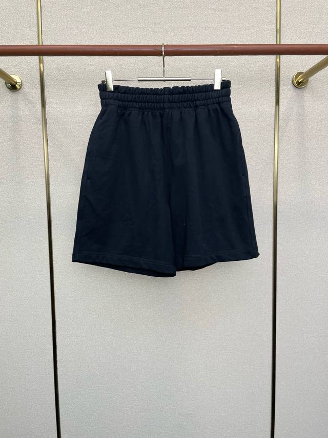 Burberry巴宝莉独家专供新款休闲短裤 格纹Logo标签棉质休闲短裤 高端版本！专柜定制面料 透气舒适度高，细节无可挑剔，品牌元素设计理念，体现高品质。手感